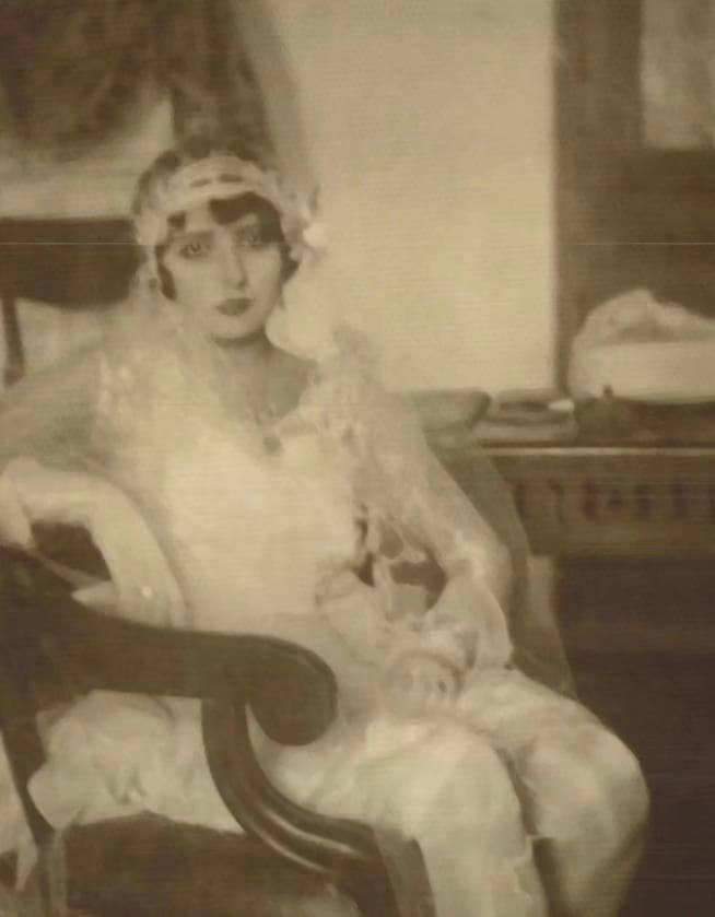 مادر ویدا، مهینجون در روز عروسیاش، دهه ۱۳۱۰